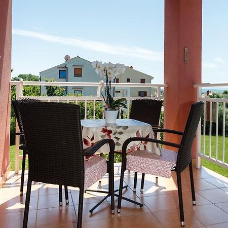 Apartman Snjezana Malinska Exterior foto