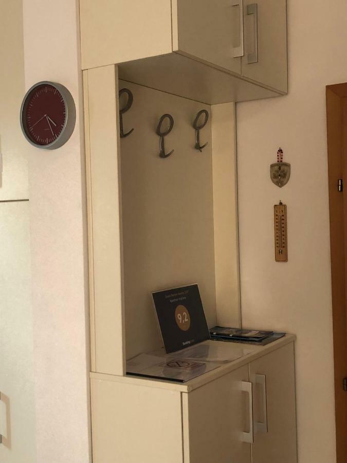 Apartman Snjezana Malinska Exterior foto